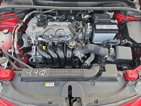 Used 2020 Toyota Corolla LE image 29