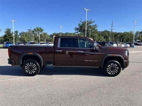 Used 2024 GMC Sierra 3500 Denali Ultimate image 9