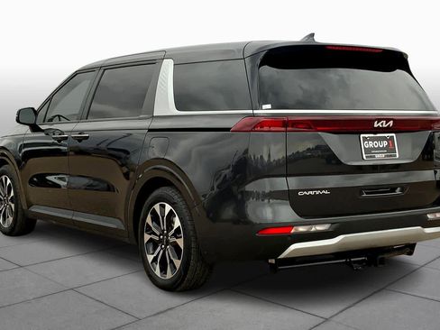 Certified 2024 Kia Carnival EX image 10