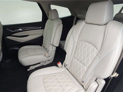 Used 2023 Buick Enclave Avenir w/ Avenir Technology Package image 32