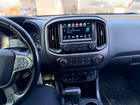 Used 2018 Chevrolet Colorado Z71 AWD/4WD image 9