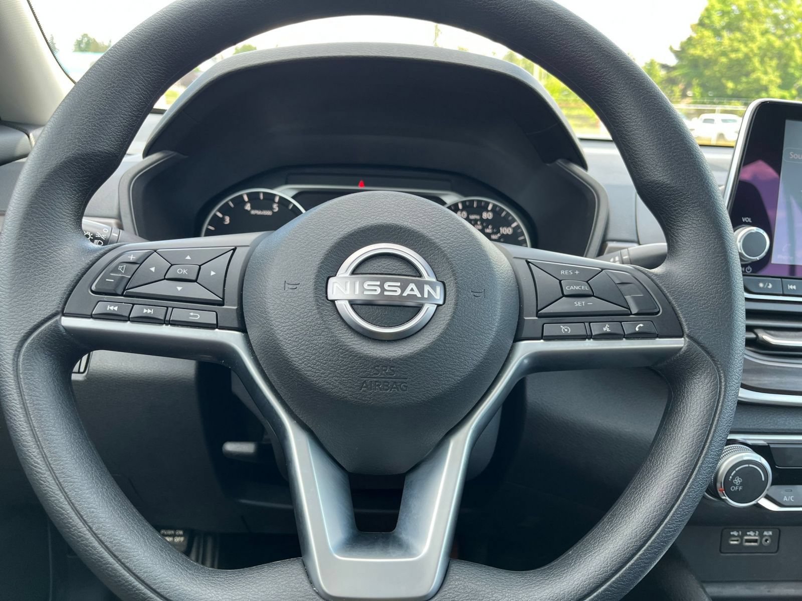 Used 2025 Nissan Altima 2.5 SV FWD image 28