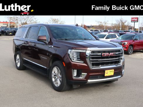 Used 2022 GMC Yukon XL SLT w/ SLT Luxury Package image 1