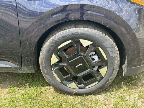 New 2026 Kia Carnival EX FWD image 12