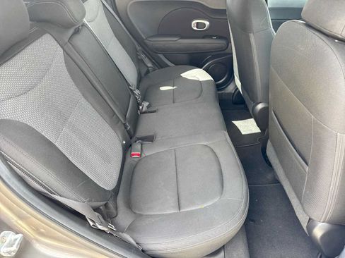 Used 2018 Kia Soul + FWD image 19