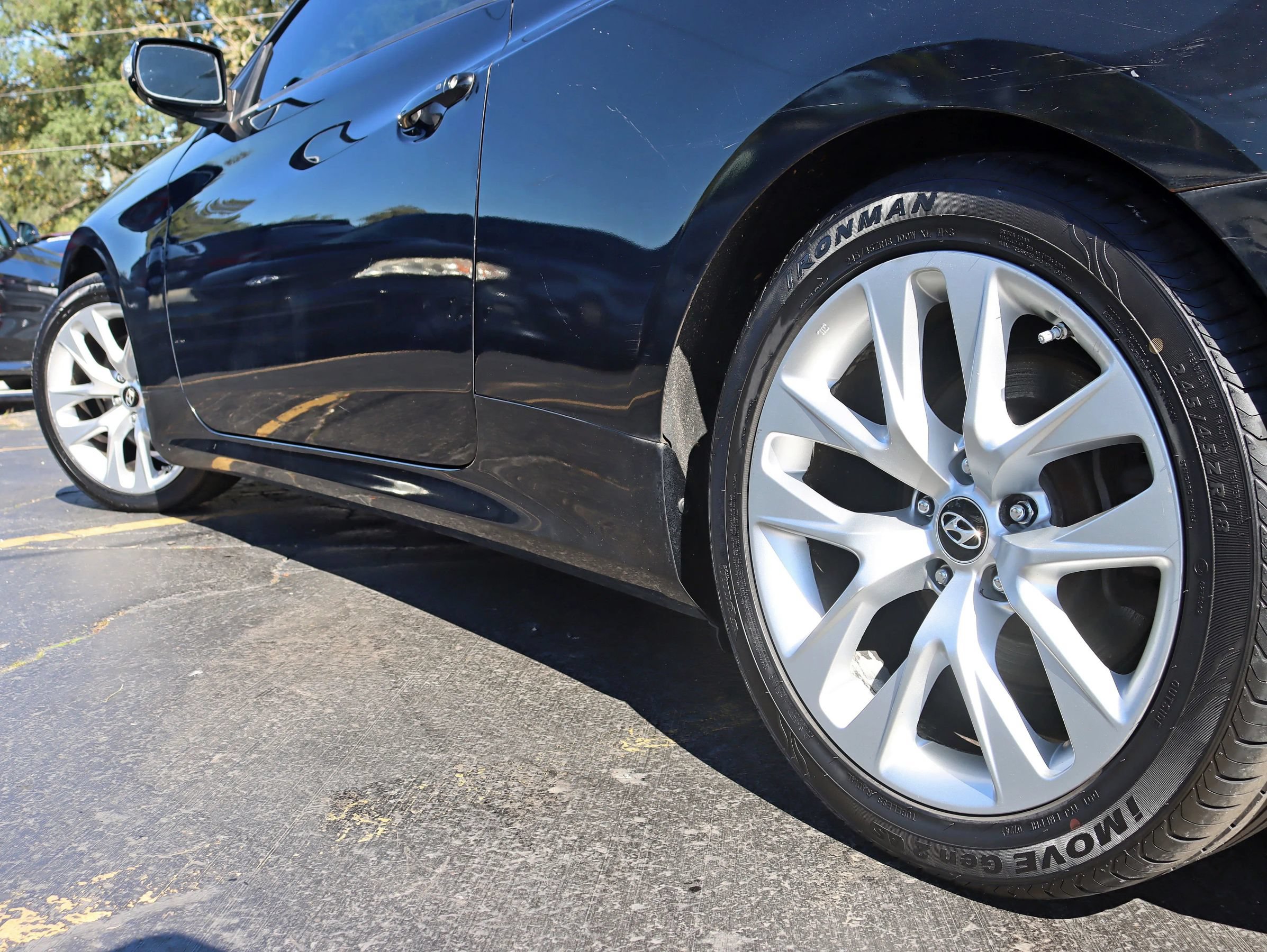 Used 2014 Hyundai Genesis 3.8 RWD image 13