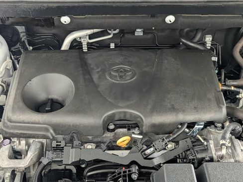 Used 2025 Toyota RAV4 XLE FWD image 11