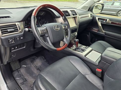 Used 2017 Lexus GX 460 Premium w/ Premium Package AWD/4WD image 10