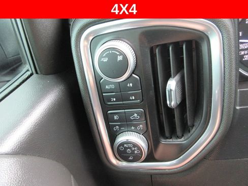 Used 2019 GMC Sierra 1500 SLT w/ SLT Premium Plus Package AWD/4WD image 31