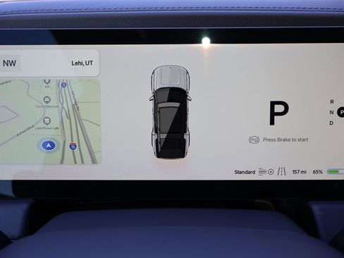 Used 2025 Rivian R1S Adventure image 15