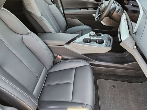 New 2025 Cadillac Optiq Luxury 1 image 15