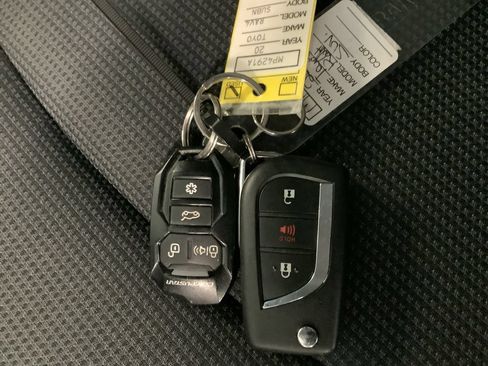 Used 2020 Toyota RAV4 LE w/ All Weather Liner Package AWD/4WD image 26