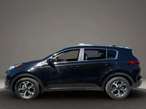 Used 2022 Kia Sportage LX image 4