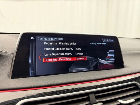 Used 2019 BMW 750i xDrive w/ M Sport Package image 27