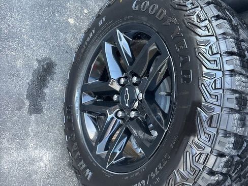 New 2025 Chevrolet Silverado 1500 Custom Trail Boss image 28