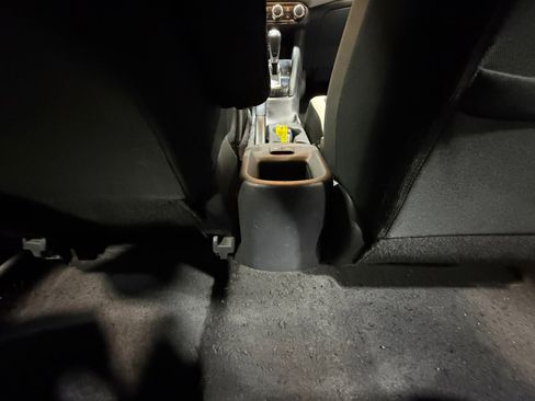 Used 2020 Nissan Versa SV image 32