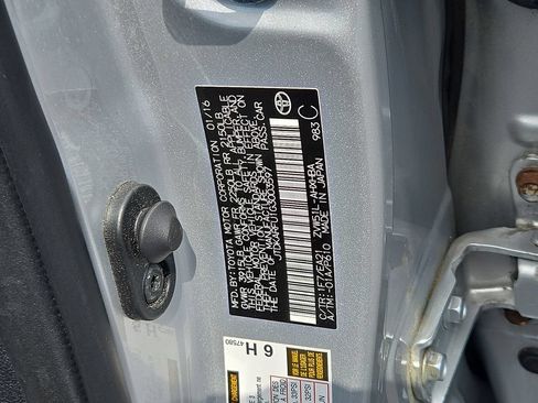 Used 2016 Toyota Prius Four Touring w/ Premium Convenience Package FWD image 28