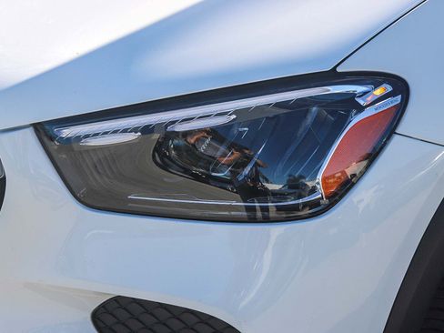 Used 2024 Mercedes-Benz GLE 450e 4MATIC image 5