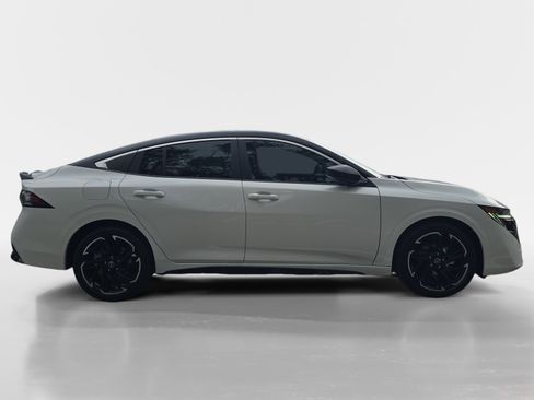 New 2026 Nissan Sentra SR FWD image 6