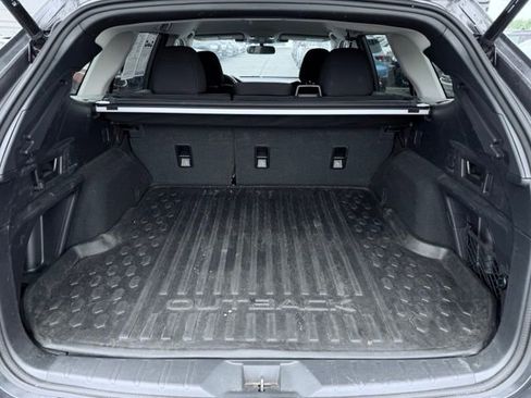 Used 2024 Subaru Outback Premium AWD/4WD image 10