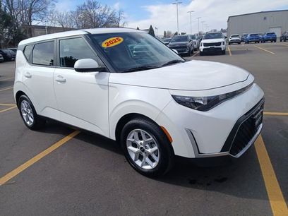Certified 2025 Kia Soul LX w/ LX Technology Package