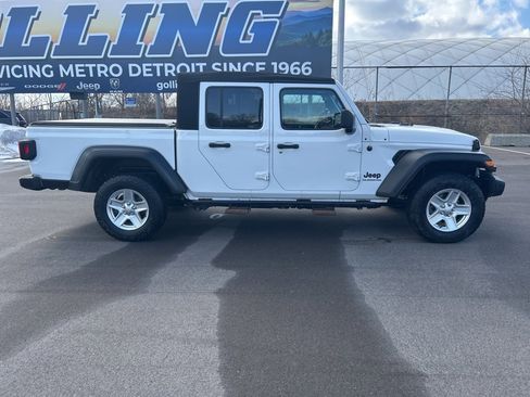 Used 2020 Jeep Gladiator Sport w/ Quick Order Package 24S image 4