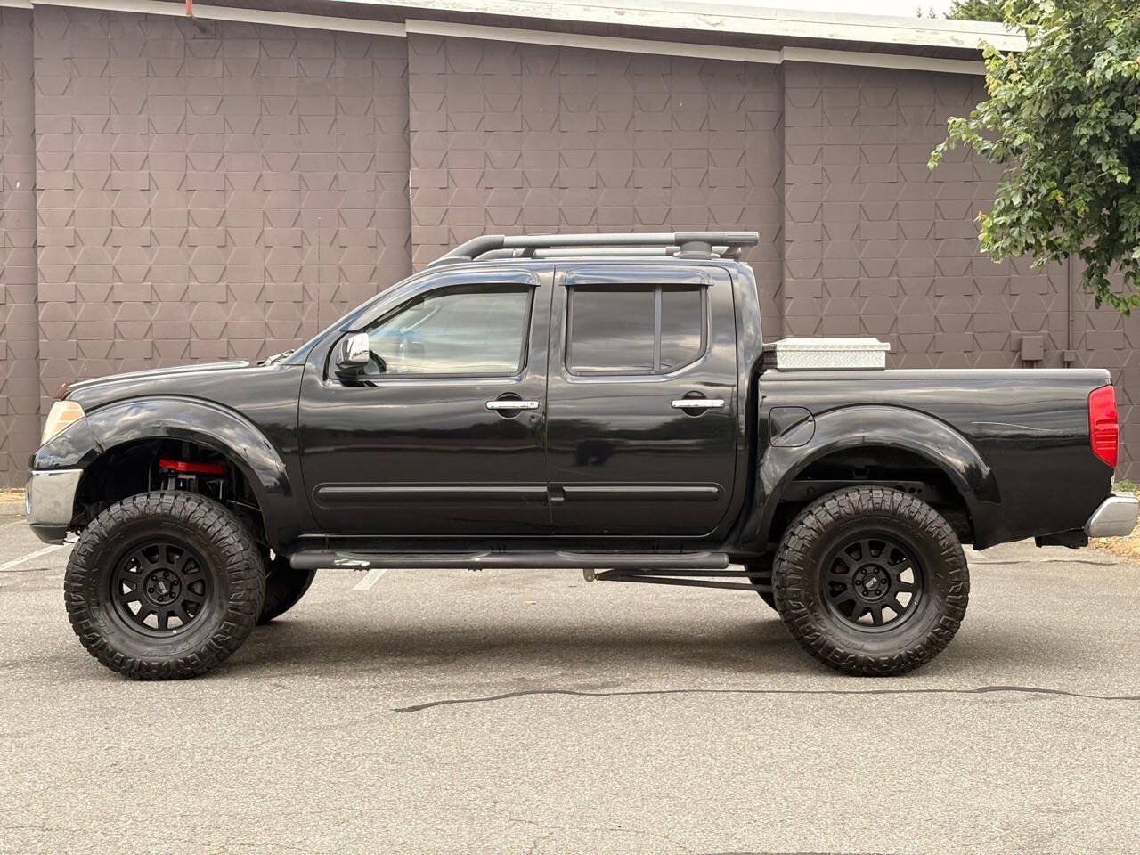 Used 2011 Nissan Frontier SL RWD image 5