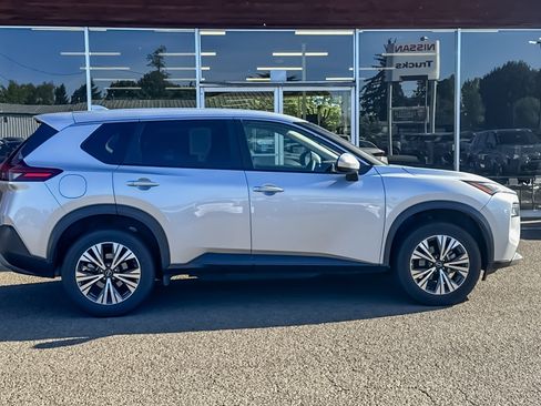 Used 2023 Nissan Rogue SV image 46