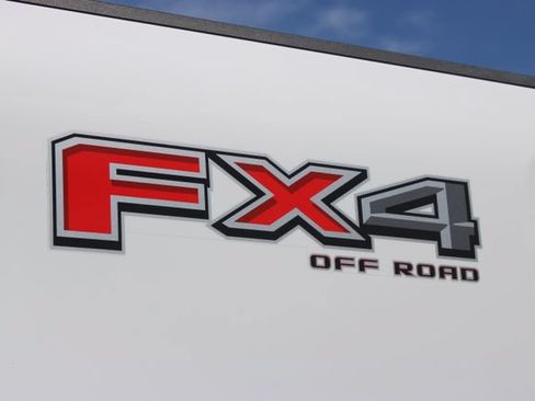 Used 2025 Ford F250 XLT w/ FX4 Off-Road Package AWD/4WD image 18