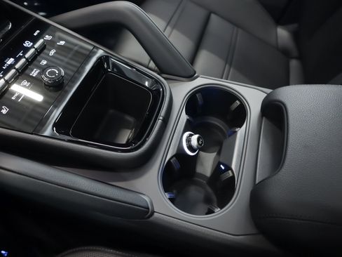 New 2026 Porsche Cayenne GTS AWD/4WD image 16