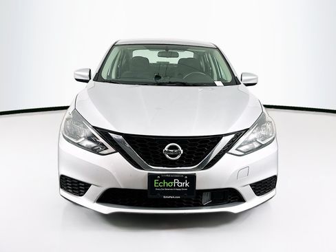 Used 2019 Nissan Sentra SV FWD image 2