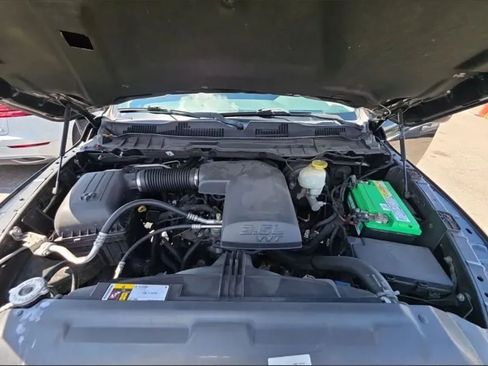 Used 2017 RAM 1500 Express RWD image 4