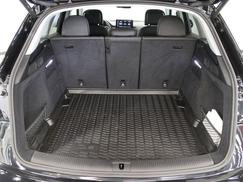 Used 2023 Audi Q5 2.0T Premium w/ Convenience Package image 8