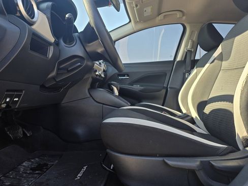 Used 2021 Nissan Versa SV image 10
