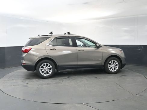 Used 2019 Chevrolet Equinox LT w/ Sun & Navigation Package image 6