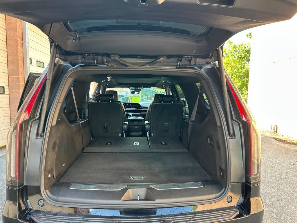 Used 2023 Cadillac Escalade ESV Premium Luxury RWD image 29