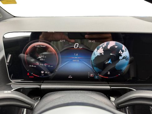 Used 2021 Mercedes-Benz GLA 250 image 11