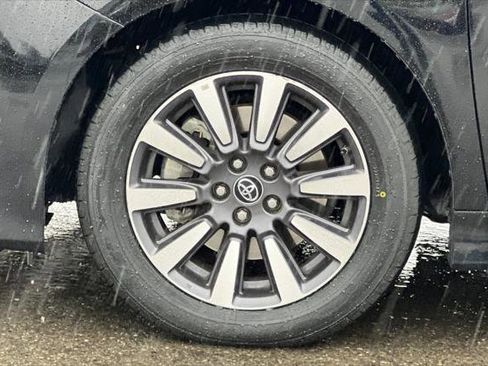 Certified 2019 Toyota Sienna Limited image 27