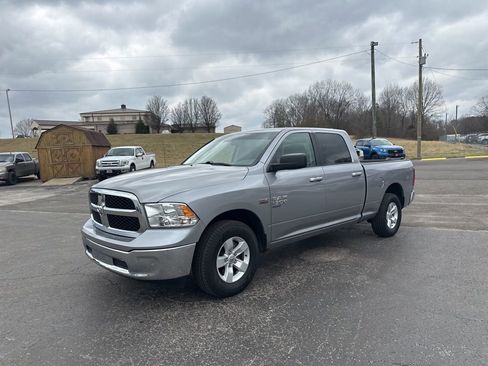 Used 2019 RAM 1500 Classic SLT image 7