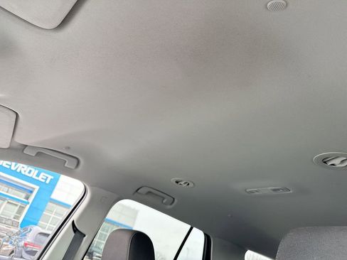 Used 2020 Chevrolet Traverse LT image 22