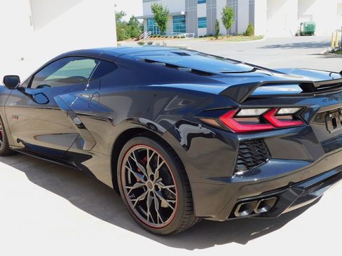 Used 2023 Chevrolet Corvette Stingray Premium Cpe w/ Z51 Performance Package RWD image 18