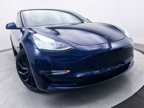 Used 2018 Tesla Model 3 Long Range image 3