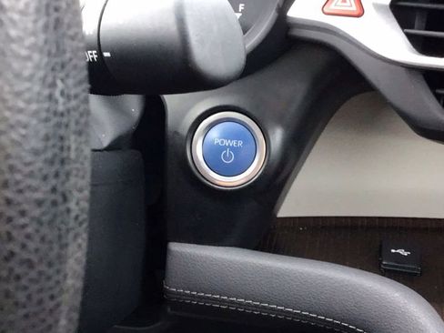 Used 2024 Toyota Sienna LE image 20