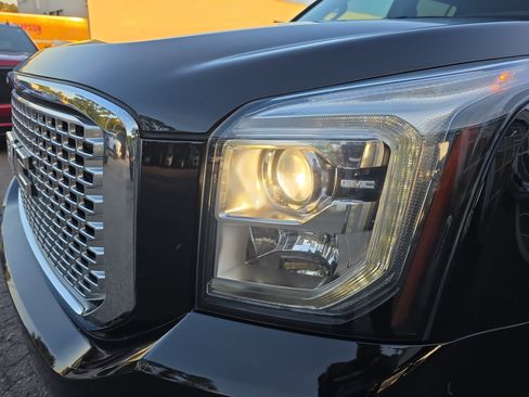 Used 2017 GMC Yukon XL Denali w/ Open Road Package AWD/4WD image 32