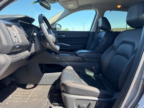 Used 2022 Nissan Pathfinder SL image 6