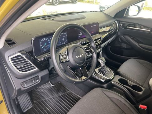 Used 2024 Kia Seltos S AWD/4WD image 6