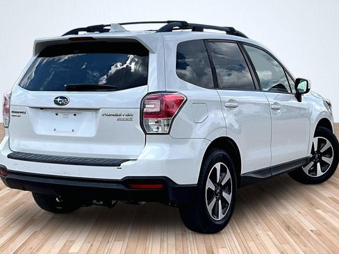 Used 2017 Subaru Forester 2.5i Premium AWD/4WD image 2