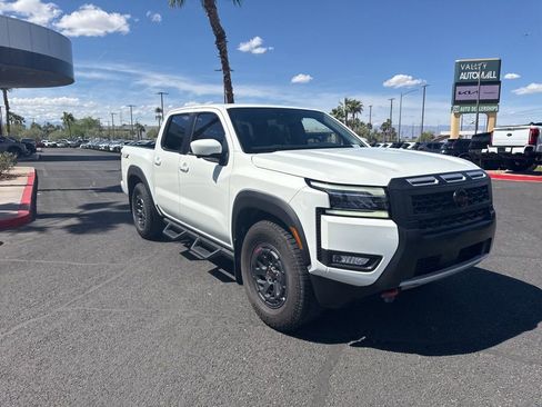 Used 2025 Nissan Kicks SR image 16