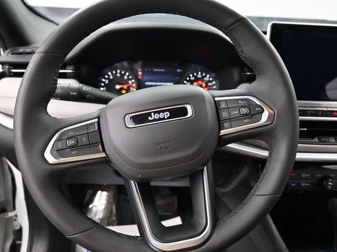 Used 2025 Jeep Compass Limited AWD/4WD image 31