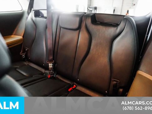 Used 2025 Kia Carnival FWD image 19